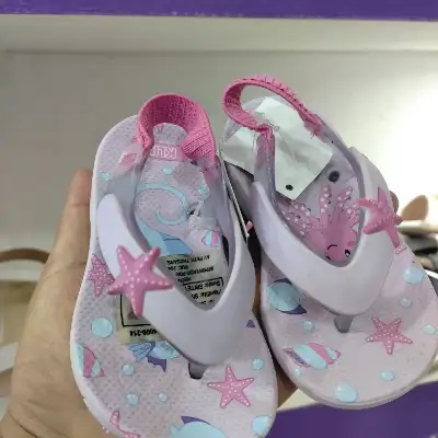Sandalias de niña