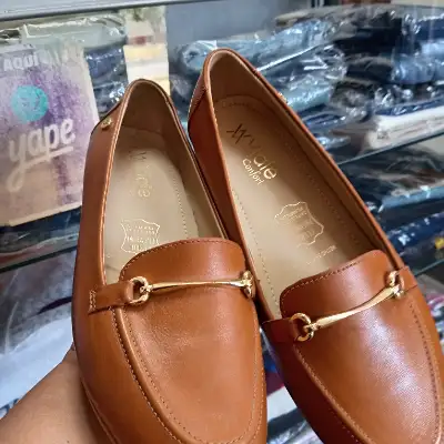 Zapatos de cuero 